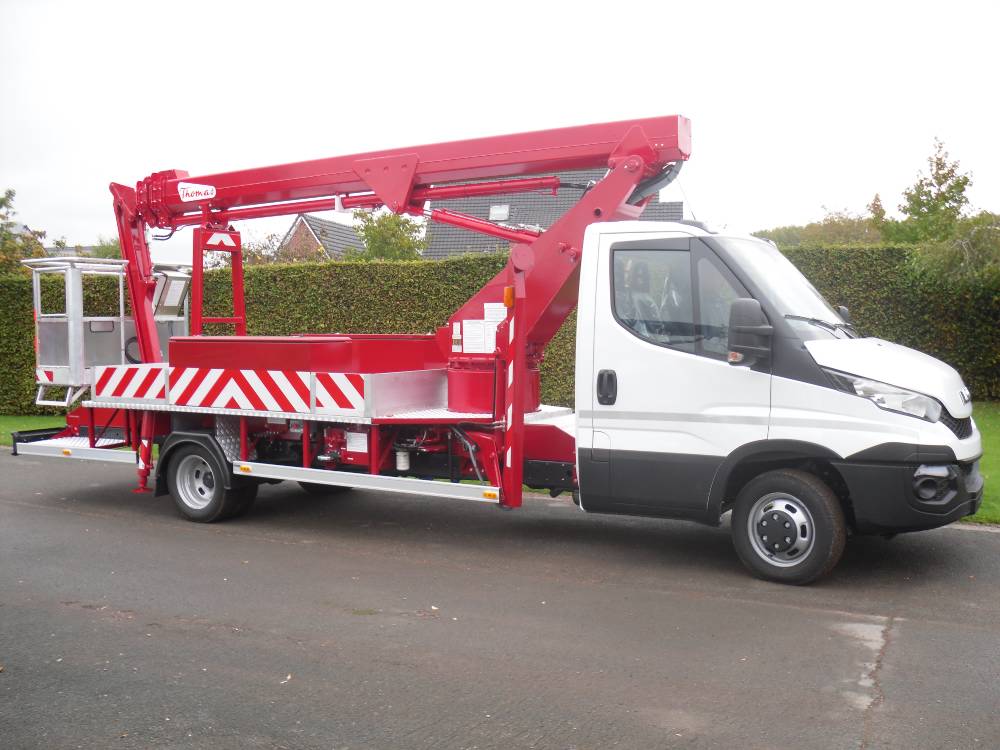 180NKTJ (B/C), vrachtwagen hoogwerker